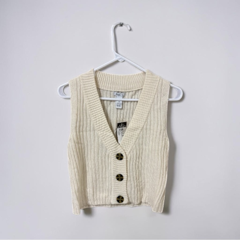 Vince Ivory Ribbed Knit Button Front Sweater Vest